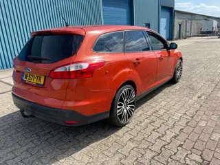 Foto 18 van Ford Focus Wagon 1.6 TI-VCT Titanium WATERSCHADE!!!