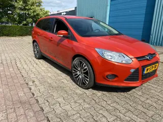 Foto 20 van Ford Focus Wagon 1.6 TI-VCT Titanium WATERSCHADE!!!