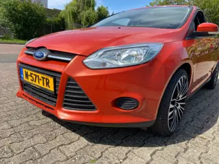 Foto 11 van Ford Focus Wagon 1.6 TI-VCT Titanium WATERSCHADE!!!