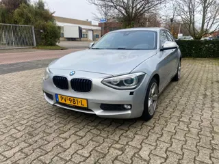 Foto 13 van BMW 1-serie 116d High Executive