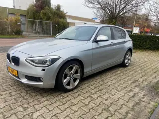 Foto 14 van BMW 1-serie 116d High Executive