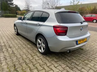 Foto 16 van BMW 1-serie 116d High Executive