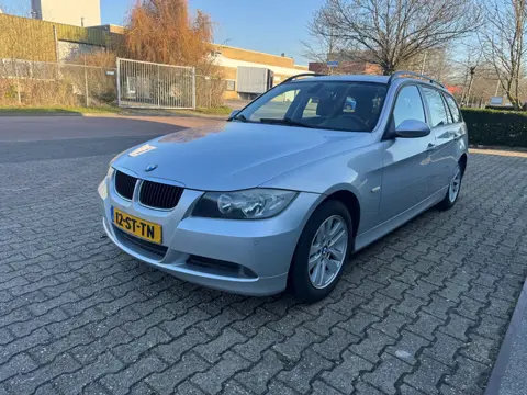 BMW 3-serie Touring 320i High Executive