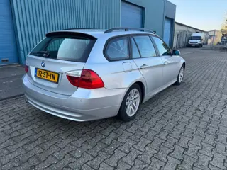 Foto 18 van BMW 3-serie Touring 320i High Executive