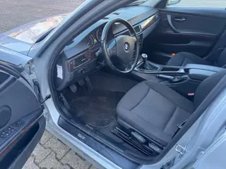 Foto 12 van BMW 3-serie Touring 320i High Executive