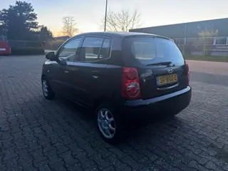 Foto 16 van Kia Picanto 1.1 Fifteen