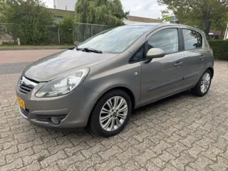 Foto 14 van Opel Corsa 1.2-16V '111' Edition