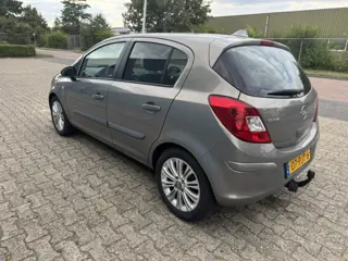 Foto 16 van Opel Corsa 1.2-16V '111' Edition