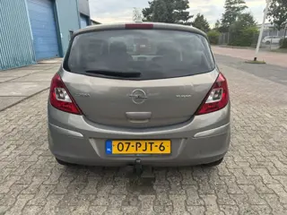 Foto 17 van Opel Corsa 1.2-16V '111' Edition