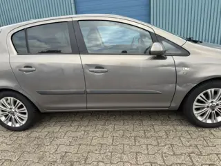 Foto 19 van Opel Corsa 1.2-16V '111' Edition