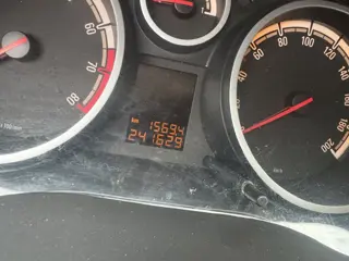 Foto 12 van Opel Corsa 1.2-16V '111' Edition