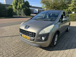 Peugeot 3008 1.6 VTi Première