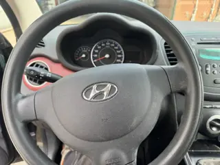 Foto 12 van Hyundai I10 1.1 i-Drive Cool MOTORSCHADE111