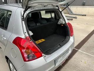 Foto 20 van Suzuki Swift 1.5 Exclusive, Automaat, Airco