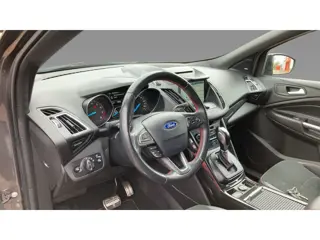 Foto 17 van Ford Kuga 1.5 EcoBoost ST Line 182pk / Camera / CarPlay / Keyless / 18'' / Stoel+Stuurverwarming / D