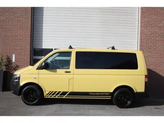 Foto 17 van Volkswagen Transporter 2.0 TDI L1H1.airco.5 zitplaatsen.1 vw dealer onderh.navigatie.cruise control.