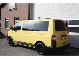 Foto 16 van Volkswagen Transporter 2.0 TDI L1H1.airco.5 zitplaatsen.1 vw dealer onderh.navigatie.cruise control.