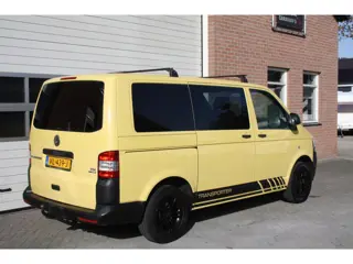 Foto 15 van Volkswagen Transporter 2.0 TDI L1H1.airco.5 zitplaatsen.1 vw dealer onderh.navigatie.cruise control.