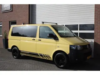 Foto 13 van Volkswagen Transporter 2.0 TDI L1H1.airco.5 zitplaatsen.1 vw dealer onderh.navigatie.cruise control.