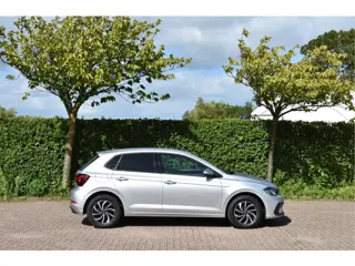 Foto 20 van Volkswagen Polo 1.0 TSI Life Business ECC ACC IQ-drive Virtueel-groot Camera PDC NAP