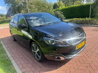 Foto 17 van Peugeot 308 SW 1.2 PureTech GT-line 53.000 KM