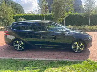 Foto 18 van Peugeot 308 SW 1.2 PureTech GT-line 53.000 KM