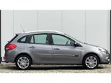 Foto 25 van Renault Clio Estate 1.2 TCE 20th Anniversary AIRCO NAVI