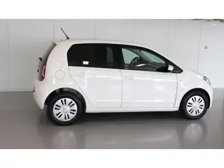Foto 17 van Volkswagen Up! Volkswagen up! Move up | Airco 2015| € 7.450 rijklaar.
