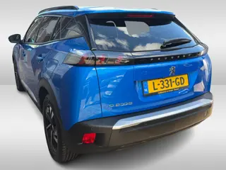 Foto 18 van Peugeot e-2008 EV Allure Pack 50 kWh / SoH 91 % / Camera / Keyless / CarPlay / Half Leder / 17'' / S