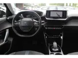 Foto 29 van Peugeot e-2008 EV Allure Pack 50 kWh / SoH 91 % / Camera / Keyless / CarPlay / Half Leder / 17'' / S