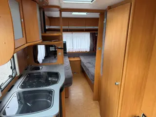 Foto 14 van DETHLEFFS Camper 510 V ’06 (Enkele Bedden, Rondzit)