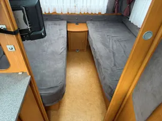 Foto 12 van DETHLEFFS Camper 510 V ’06 (Enkele Bedden, Rondzit)