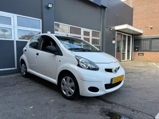 Foto 13 van Toyota Aygo 1.0-12V Now