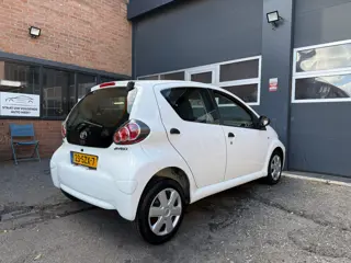 Foto 15 van Toyota Aygo 1.0-12V Now