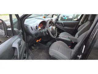 Foto 11 van Peugeot Partner 120 1.6 HDI L1 XT Profit + Airco Nap