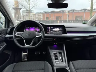 Foto 13 van Volkswagen GOLF 1.5 eTSI Business_150 PK_CAMERA_CarPLAY_NETTE_AUTO_