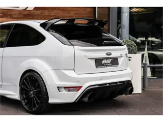Foto 12 van Ford Focus 2.5 RS **collectors item/Milltek/Mountune/Carbon/Recaro**
