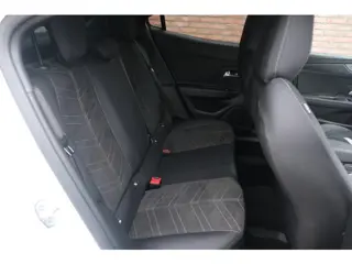 Foto 14 van Opel Mokka 1.2 Turbo 130pk EAT8 Ultimate - Adaptieve cruise - Achteruitrijcamera - Apple CarPlay - K