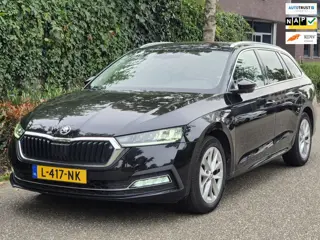 Skoda Octavia Combi e-TSI Business Edition Automaat CarPlay ACC Adaptieve Cruise LED LM Velgen NAP 1
