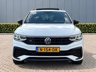 Foto 13 van Volkswagen Tiguan 1.5 TSI R-Line Pano/Sfeer/Keyless/Blindspot nieuwstaat!