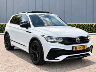 Foto 14 van Volkswagen Tiguan 1.5 TSI R-Line Pano/Sfeer/Keyless/Blindspot nieuwstaat!