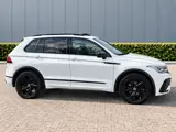 Foto 25 van Volkswagen Tiguan 1.5 TSI R-Line Pano/Sfeer/Keyless/Blindspot nieuwstaat!