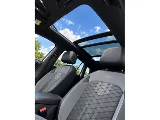 Foto 11 van Volkswagen Tiguan 1.5 TSI R-Line Pano/Sfeer/Keyless/Blindspot nieuwstaat!