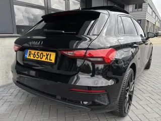 Foto 12 van Audi A3 Sportback 35 TFSI Black Ed. Leer Pano CarPlay