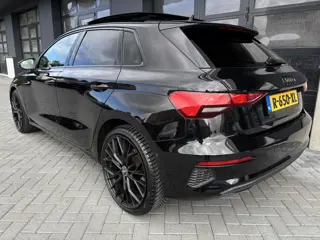 Foto 16 van Audi A3 Sportback 35 TFSI Black Ed. Leer Pano CarPlay