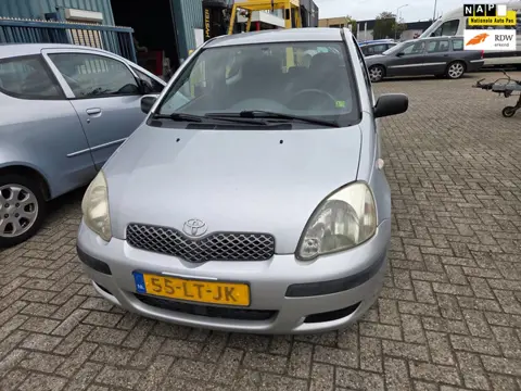 Toyota Yaris 1.3 VVT-i Terra rijdt prima