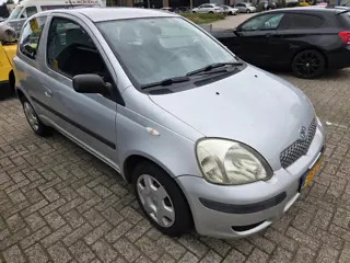 Foto 15 van Toyota Yaris 1.3 VVT-i Terra rijdt prima