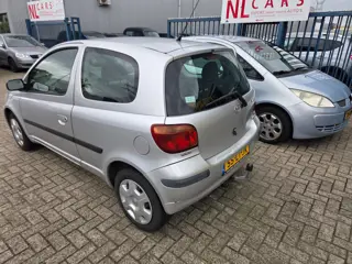 Foto 18 van Toyota Yaris 1.3 VVT-i Terra rijdt prima
