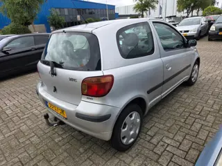 Foto 19 van Toyota Yaris 1.3 VVT-i Terra rijdt prima