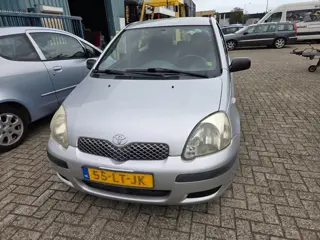 Foto 20 van Toyota Yaris 1.3 VVT-i Terra rijdt prima